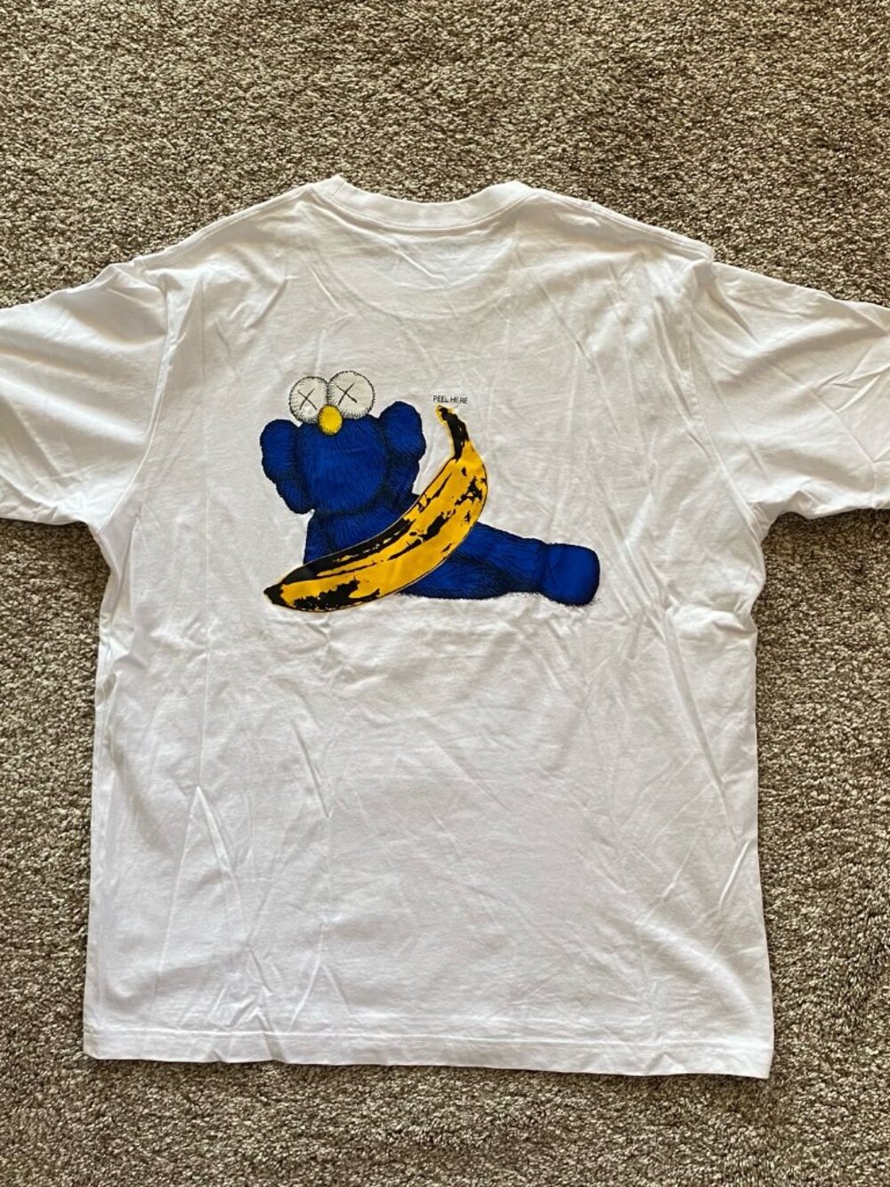 NWOT KAWS x Uniqlo UT Warhol Banana Graphic Short Sleeve White T-Shirt Size L
